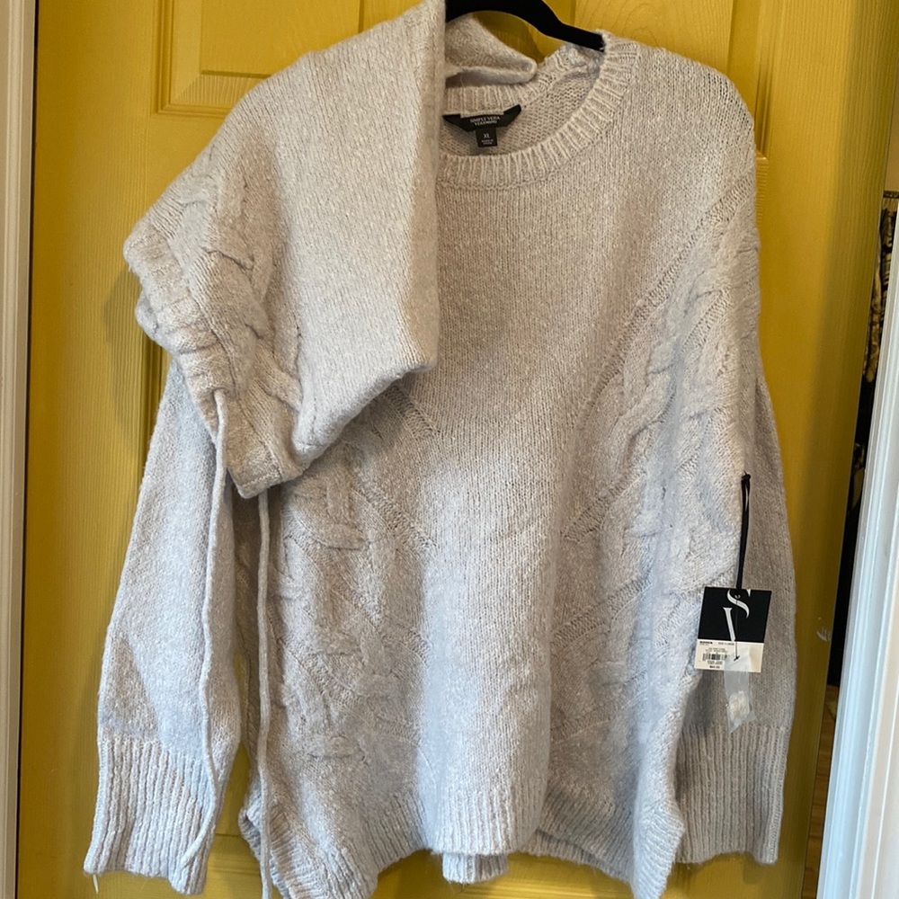 Women’s very soft simply Vera sweater